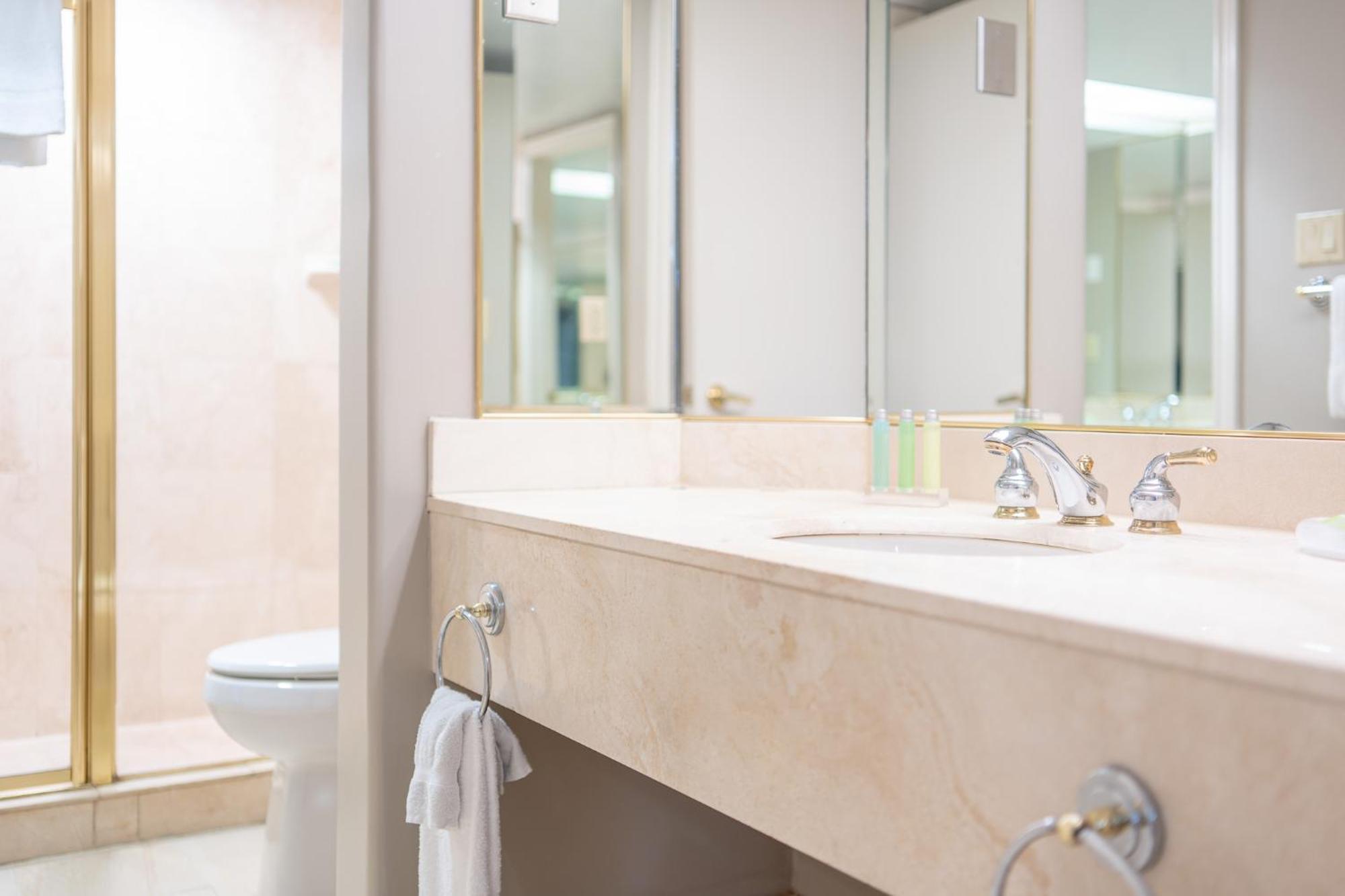 Horseshoe Valley Suites - The Azure Shanty Bay Экстерьер фото